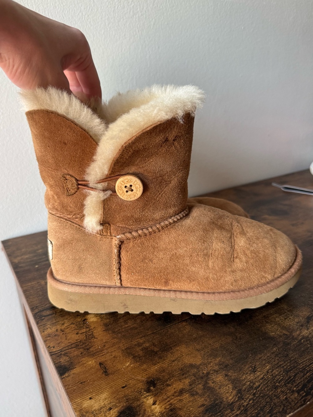UGG Chestnut Bailey Button Boots 5991 Youth Size 4 Kids Shearling Suede